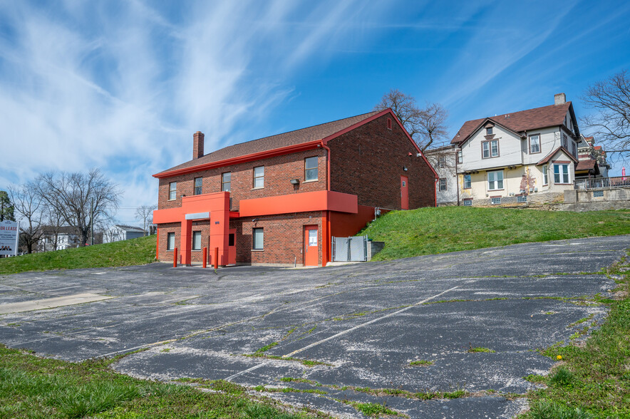 Primary Photo Of 2918 Price Ave, Cincinnati Office For Lease