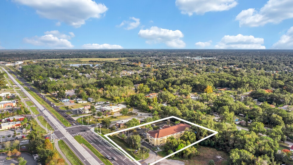 More Photos Of 400 E International Speedway Blvd, Deland Hotel For Sale