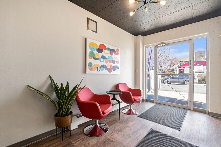 More Photos Of 709 W Littleton Blvd, Littleton Office For Sale
