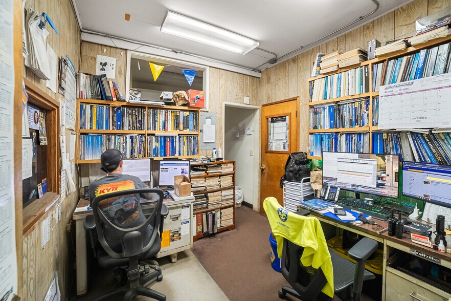 More Photos Of 4004 Rice St, Lihue Warehouse For Sale