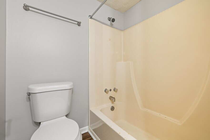 More Photos Of 25 Oakdale Ave, Akron Apartments For Sale
