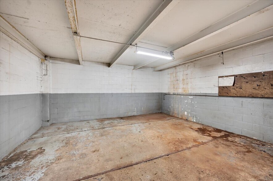 More Photos Of 8820 Lyndon St, Detroit Manufacturing For Sale