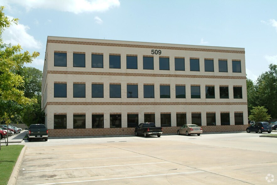 More Photos Of 509 W Tidwell Rd, Houston Medical For Lease