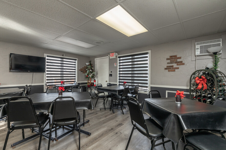 More Photos Of 7224 Center St, Mentor Restaurant For Sale