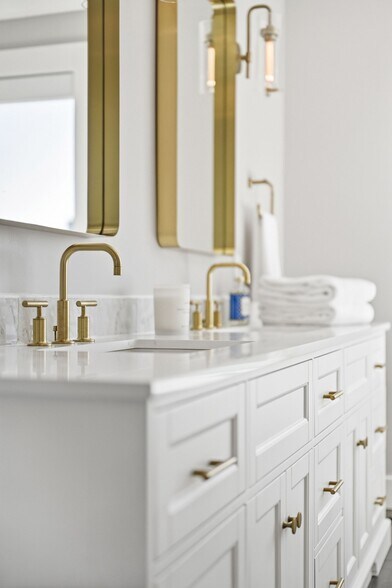 More Photos Of 443 Walnut St, Sewickley Flex For Sale