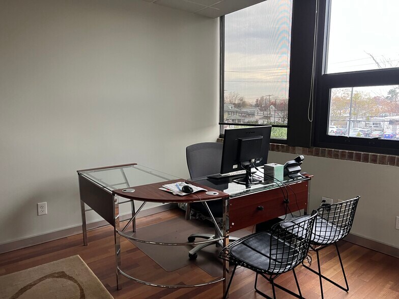 More Photos Of 10 Maple St, Port Washington Office For Sale