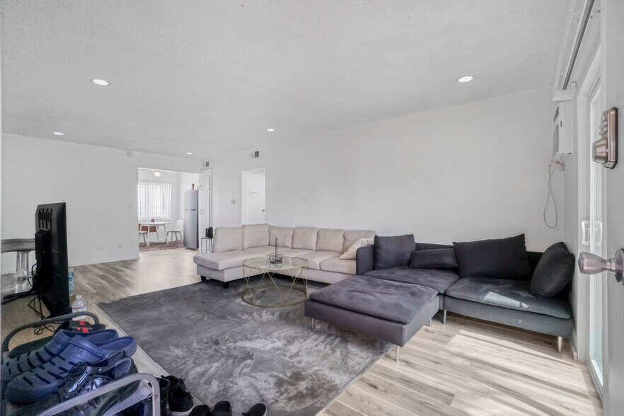 More Photos Of 2055 S Corning St, Los Angeles Apartments For Sale