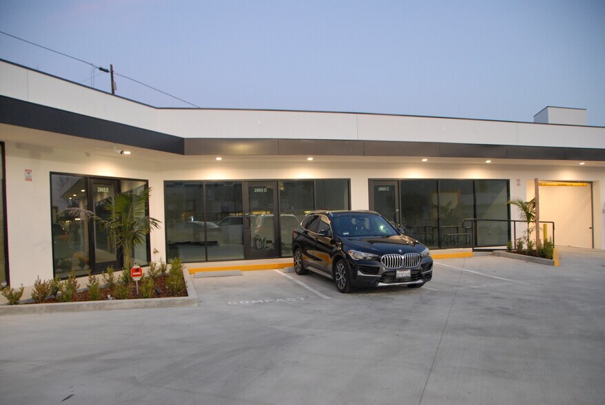 More Photos Of 2865 Foothill Blvd, La Crescenta Storefront Retail Office For Lease