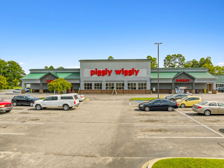 More Photos Of 208 E Mcintyre St, Mullins Supermarket For Sale