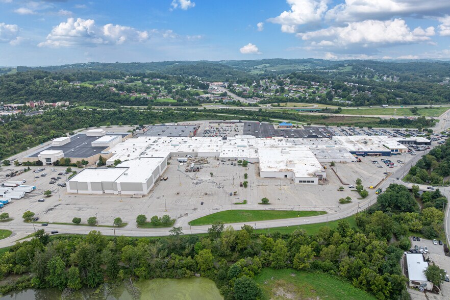More Photos Of 1500 W Chestnut St, Washington Warehouse For Lease