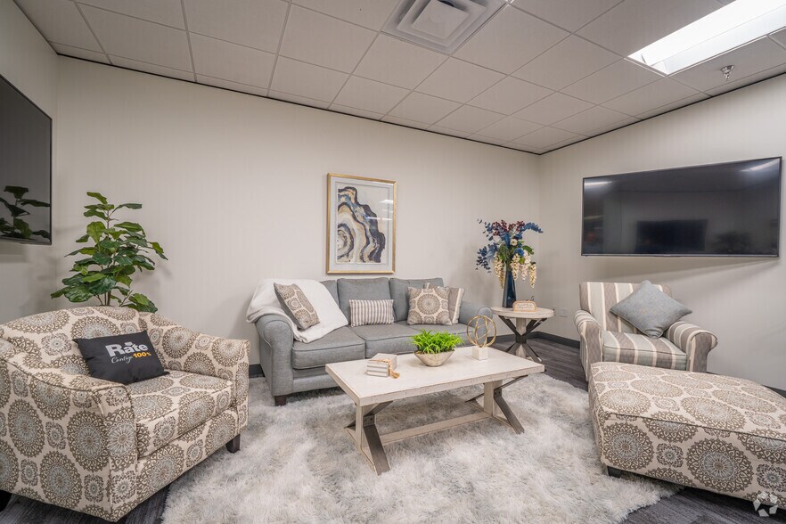 More Photos Of 2603 Augusta Dr, Houston Office For Lease