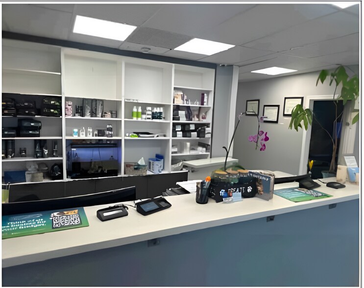 More Photos Of 14700-14706 Hawthorne Blvd, Lawndale Veterinarian Kennel For Sale