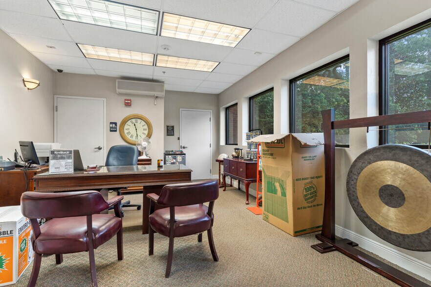 More Photos Of 2908 Mahan Dr, Tallahassee Self Storage For Sale