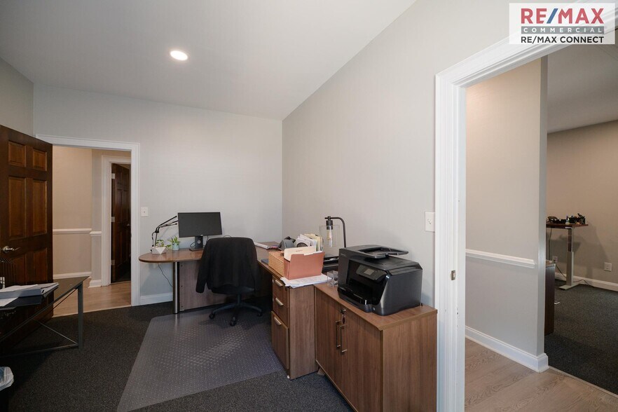 More Photos Of 760 McGuire Pl, Newport News Office For Sale