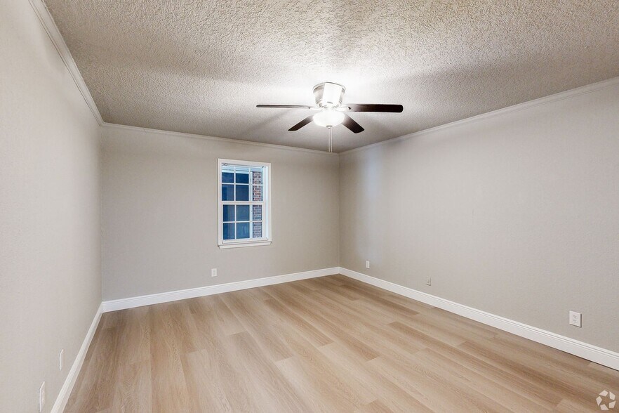 More Photos Of 1910 Southern Ave, Biloxi Apartments For Sale