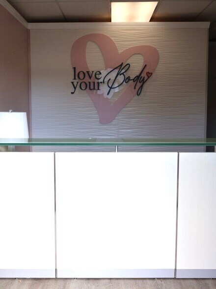 More Photos Of 13555 Automobile Blvd, Clearwater Medical For Lease