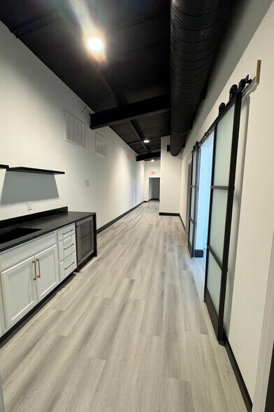 More Photos Of 32611 Tamina Rd, Magnolia Showroom For Sale