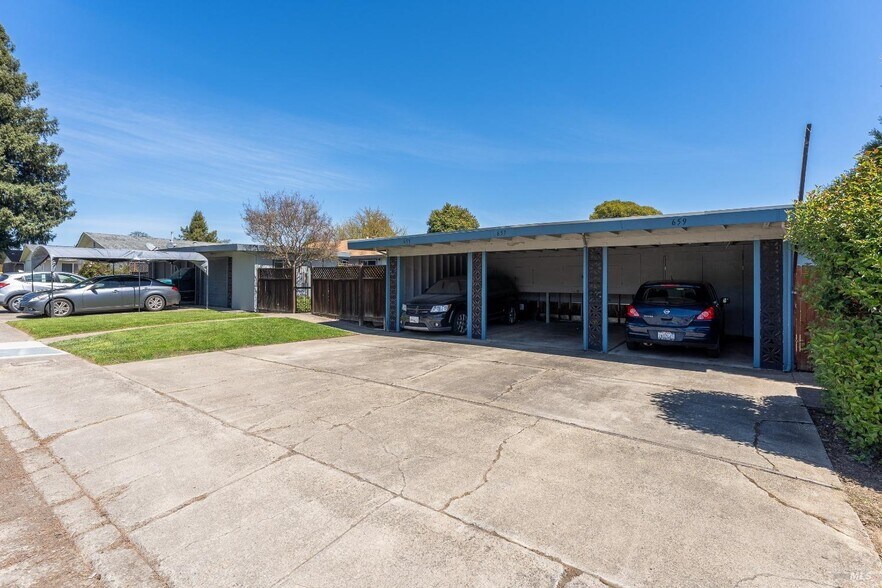 More Photos Of 649 Leslie St, Ukiah Apartments For Sale