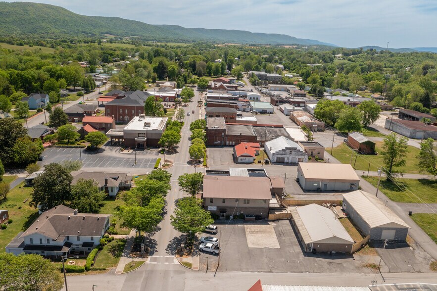More Photos Of 3251 Main St, Pikeville Specialty For Sale