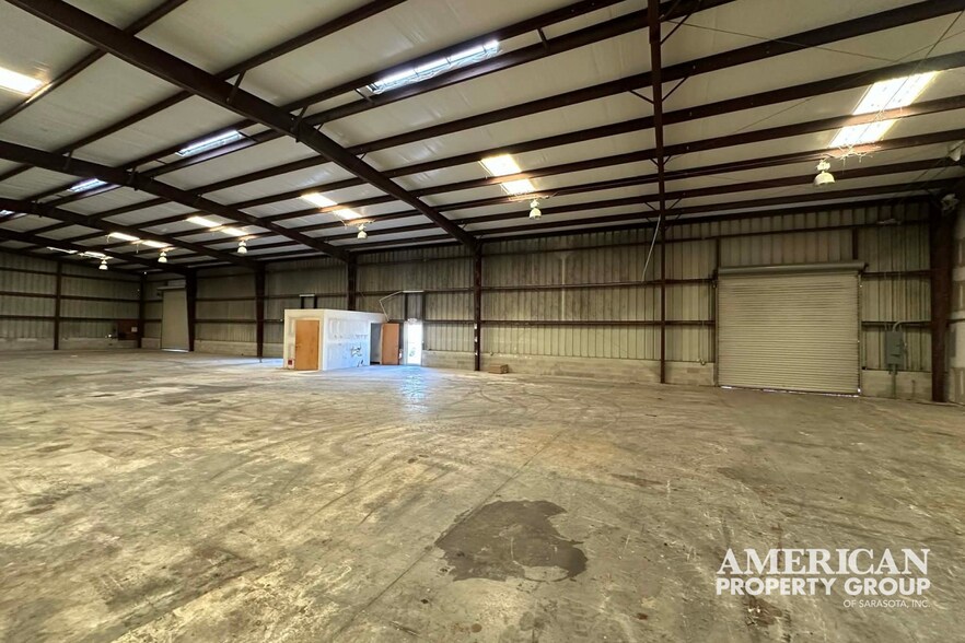 More Photos Of 2088 58th Avenue Cir E, Bradenton Warehouse For Lease