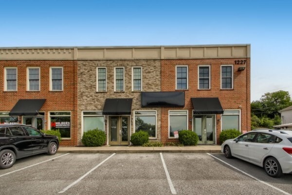 More Photos Of 1227 Lakeview Dr, Franklin Storefront Retail Office For Lease