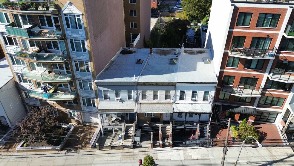 More Photos Of 3088-3090 Crescent St, Astoria Land For Sale