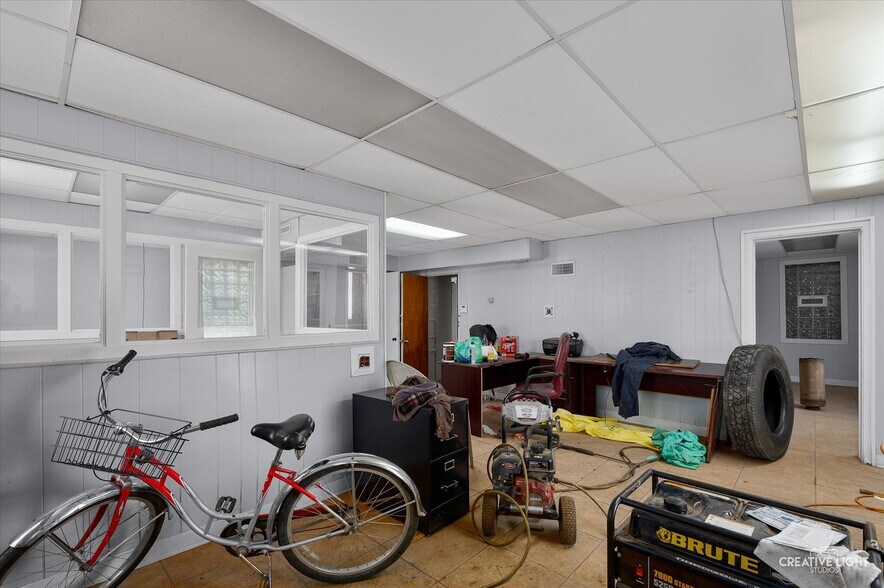 More Photos Of 3333 Sheffield Ave, Hammond Truck Terminal For Lease