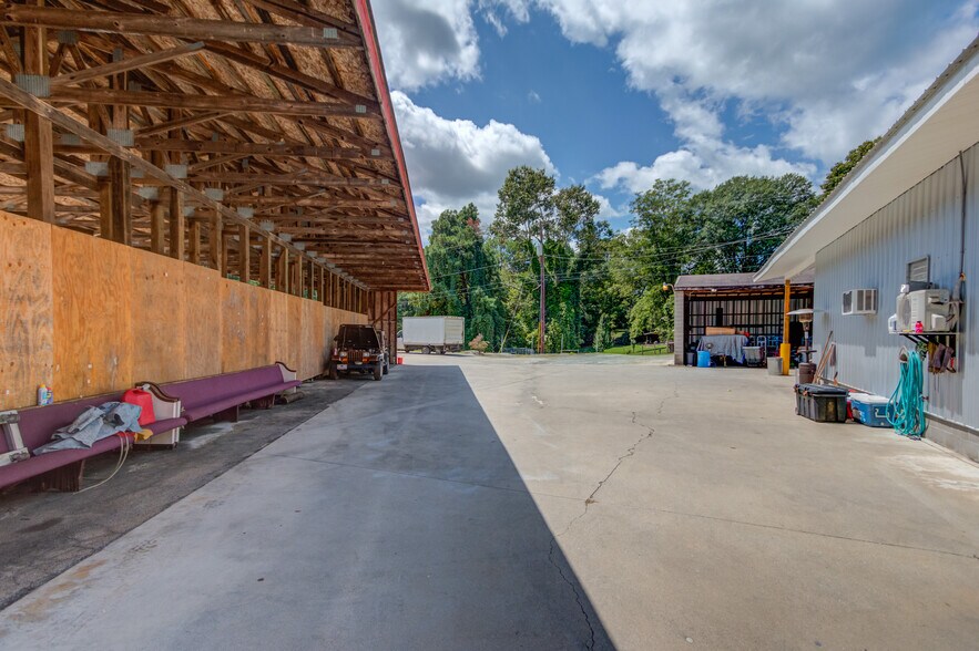 More Photos Of 21 Midget Dr, Toccoa Restaurant For Sale