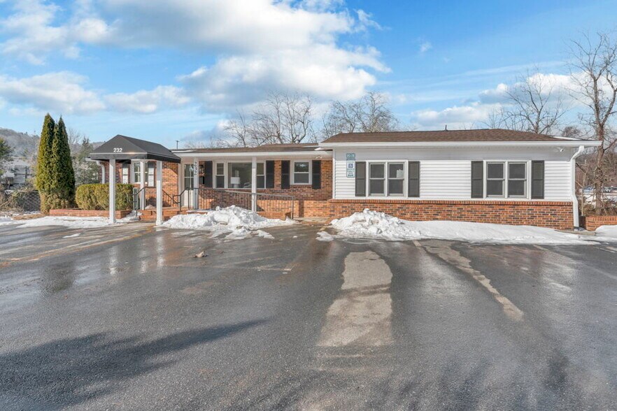 More Photos Of 232 Furman Rd, Boone Medical For Sale