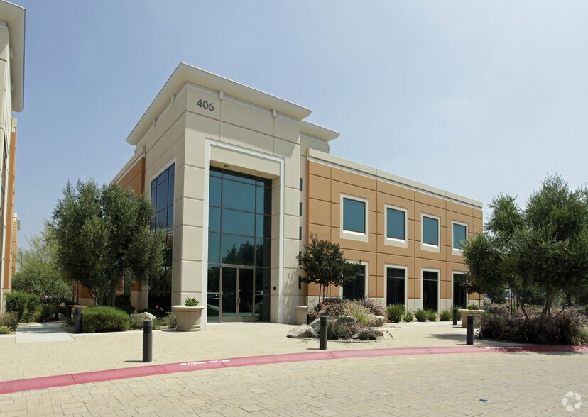 More Photos Of 406 E Vanderbilt Way, San Bernardino Medical For Sale