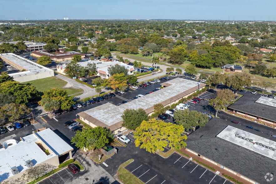 More Photos Of 7390 NW 5th St, Plantation Unknown For Lease