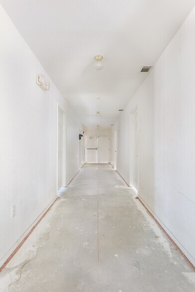 More Photos Of 104 E 5th St, Brady Office Residential For Sale