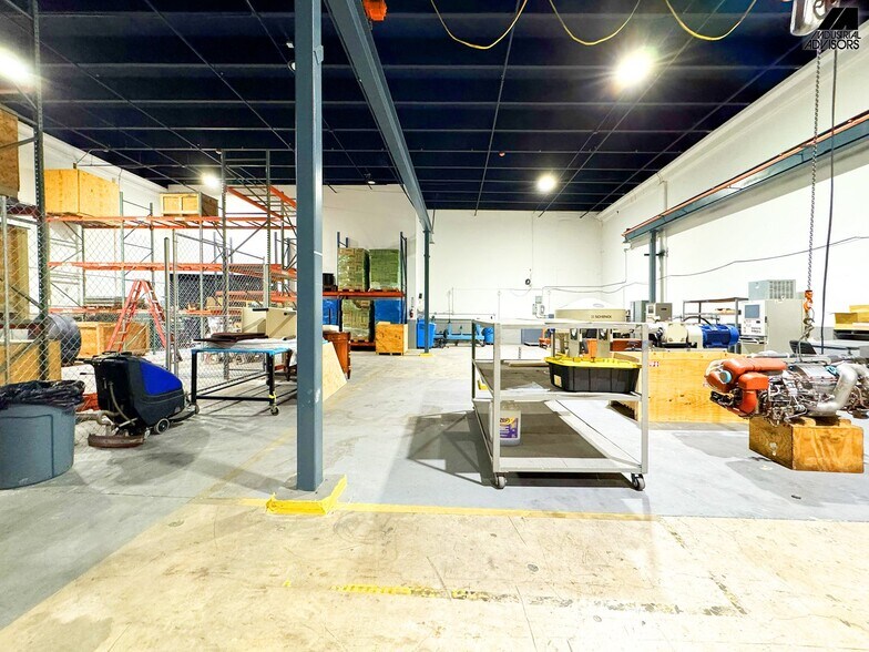 More Photos Of 5601-5603 NW 159th St, Hialeah Manufacturing For Lease