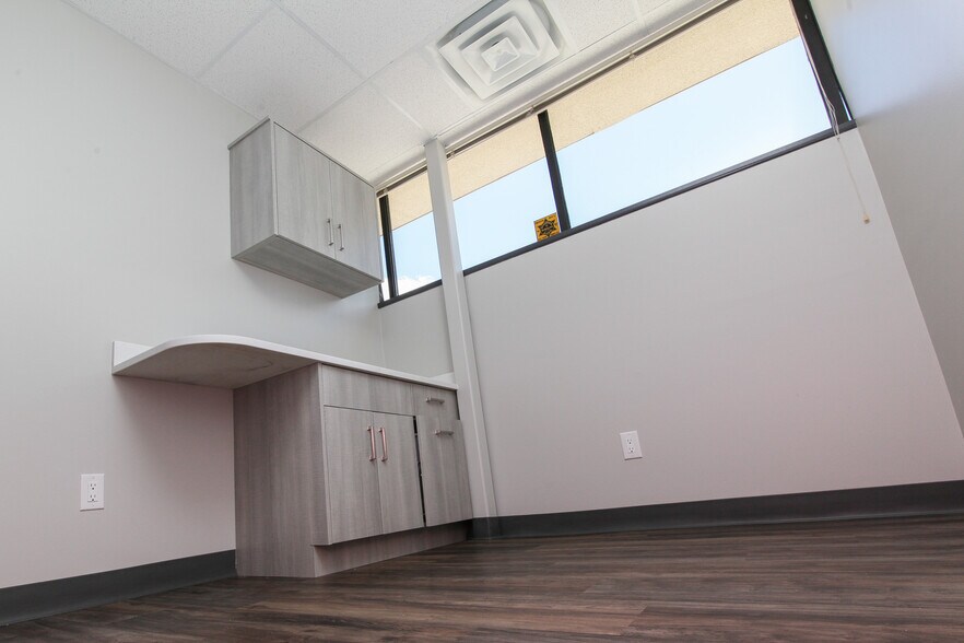 More Photos Of 38300 Van Dyke Ave, Sterling Heights Medical For Lease