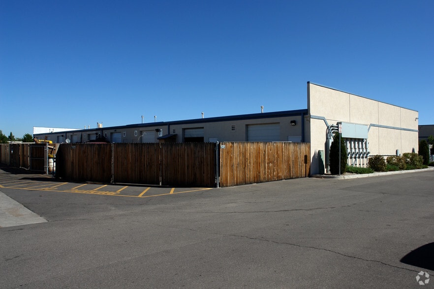 More Photos Of 374 Norfolk St, Aurora Warehouse For Sale