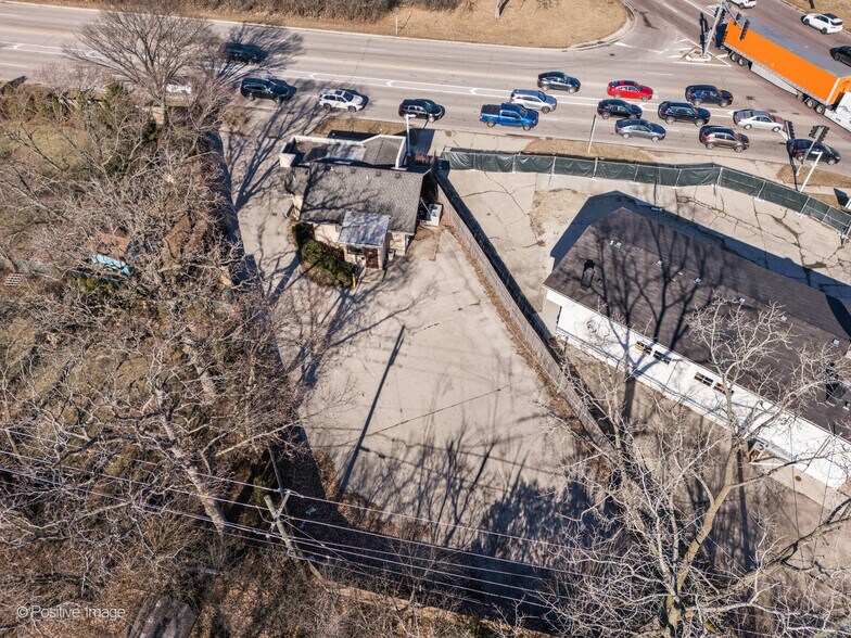 More Photos Of 1815 Dundee Rd, Northbrook Storefront Retail Office For Sale