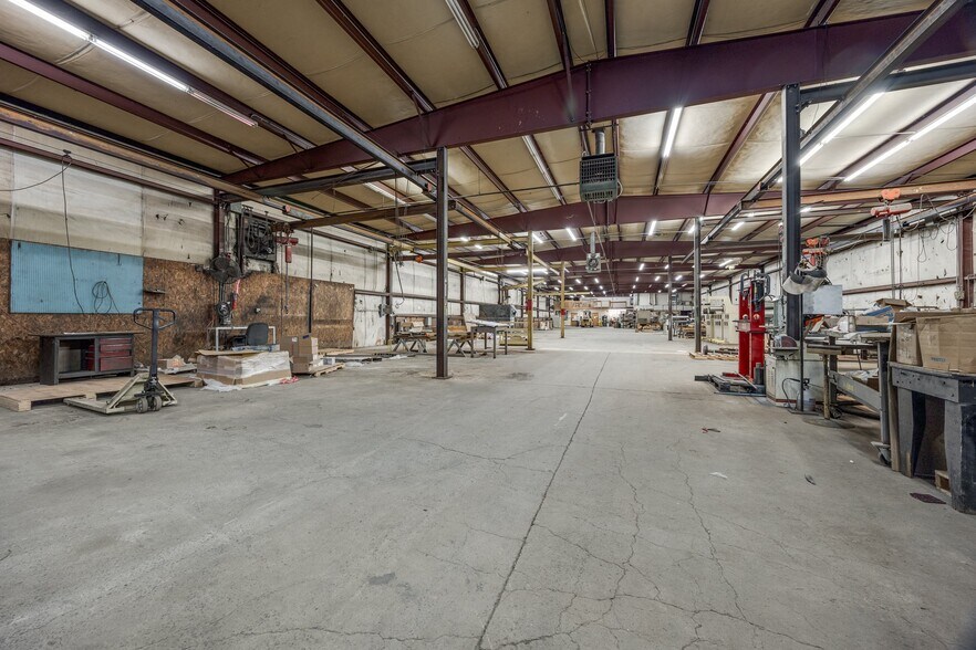 More Photos Of 3380 Smith Farm Rd, Matthews Warehouse For Lease