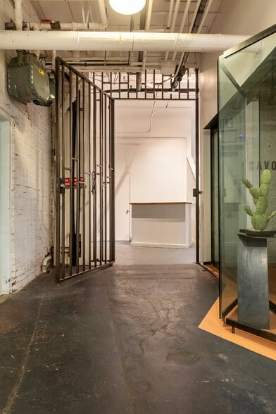 More Photos Of 3516 Fremont Pl N, Seattle General Retail For Lease