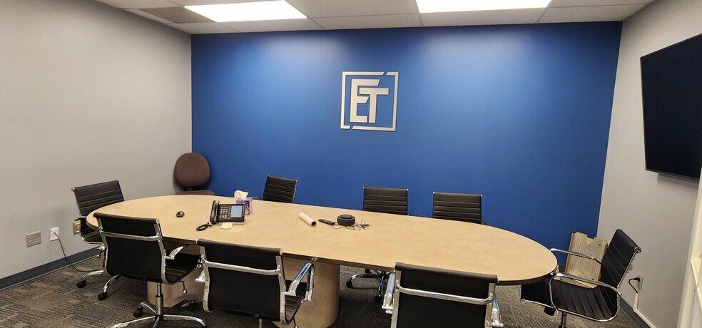 More Photos Of 1011 Industrial Ct, Moscow Mills Warehouse For Sale