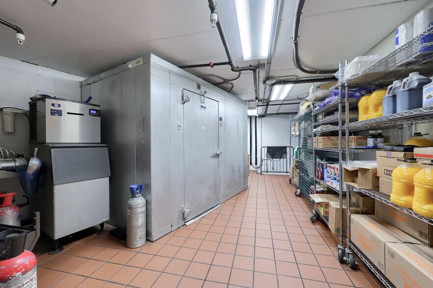 More Photos Of 3610 Newport rd, Intercourse Specialty For Lease