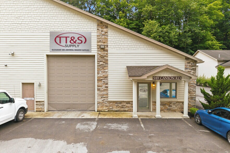 More Photos Of 949 Canyon Rd, Morgantown Flex For Lease