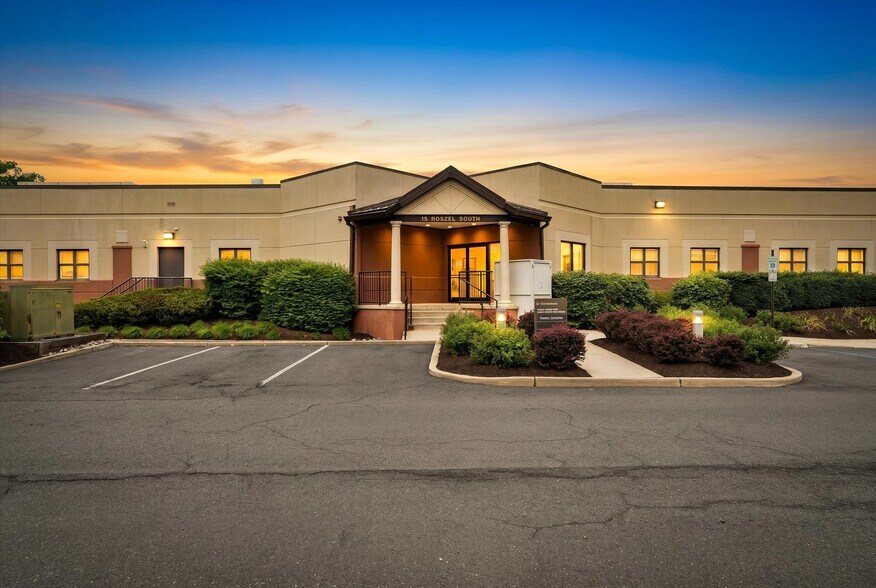 More Photos Of 15 Roszel Rd, West Windsor Office For Sale