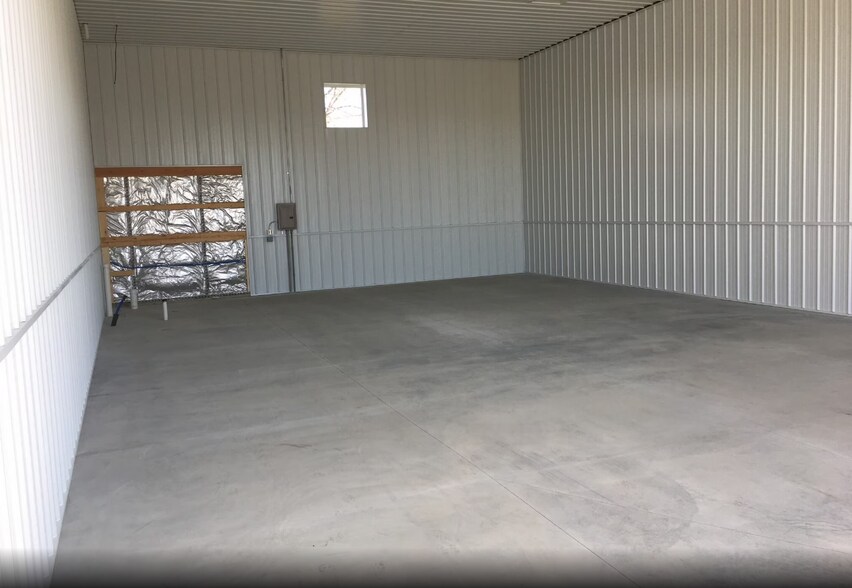 More Photos Of 1038 S Victory Dr, Mankato Warehouse For Sale