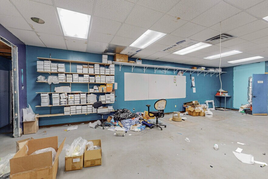More Photos Of 1823 Commercial St NE, Albuquerque Warehouse For Sale