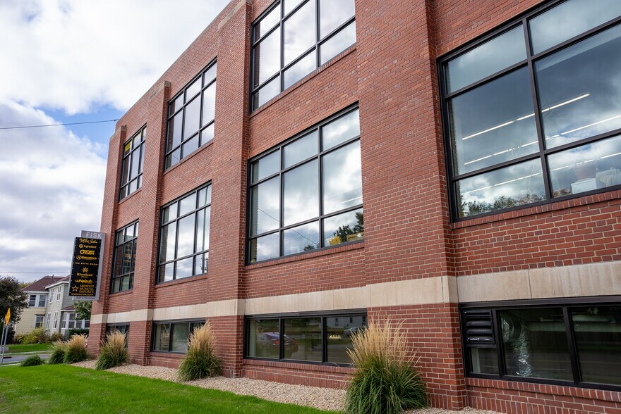 More Photos Of 1621-1701 E Hennepin Ave, Minneapolis Loft Creative Space For Lease