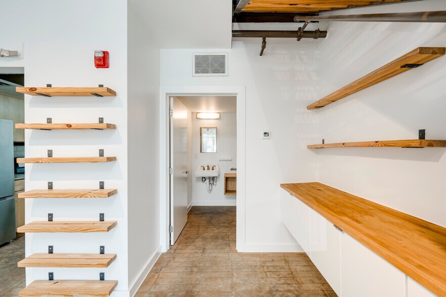 More Photos Of 1601 E Cesar Chavez St, Austin Apartments For Sale
