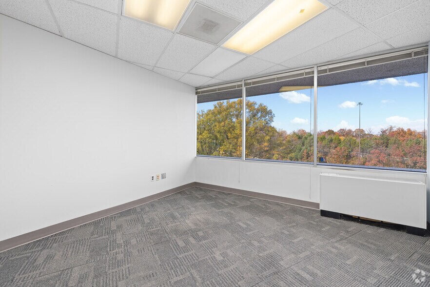 More Photos Of 12011 Lee Jackson Memorial Hwy, Fairfax Medical For Lease
