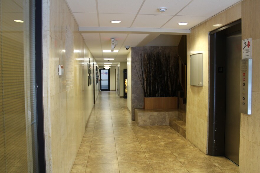 More Photos Of 915 NE 125th St, Miami Medical For Lease