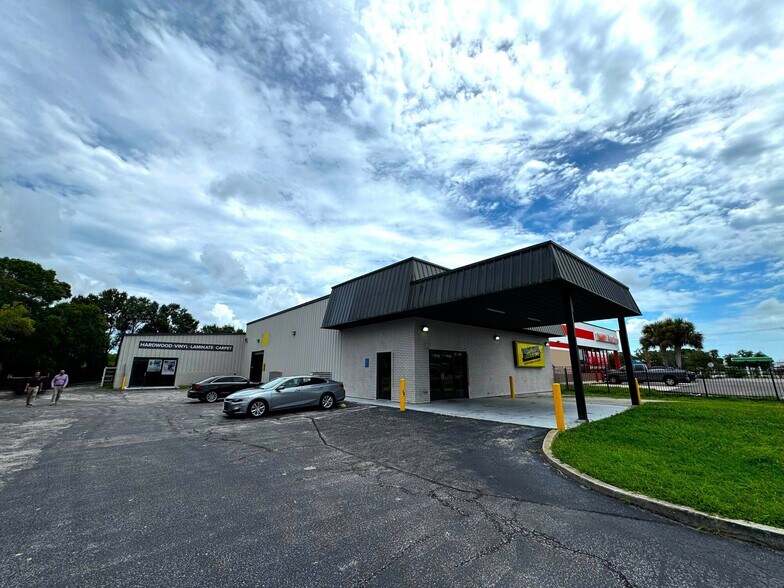 More Photos Of 2214 N Washington Blvd, Sarasota Warehouse For Lease