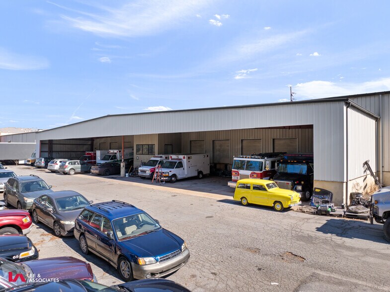 More Photos Of 4151 Industrial Park Dr, Norcross Warehouse For Lease
